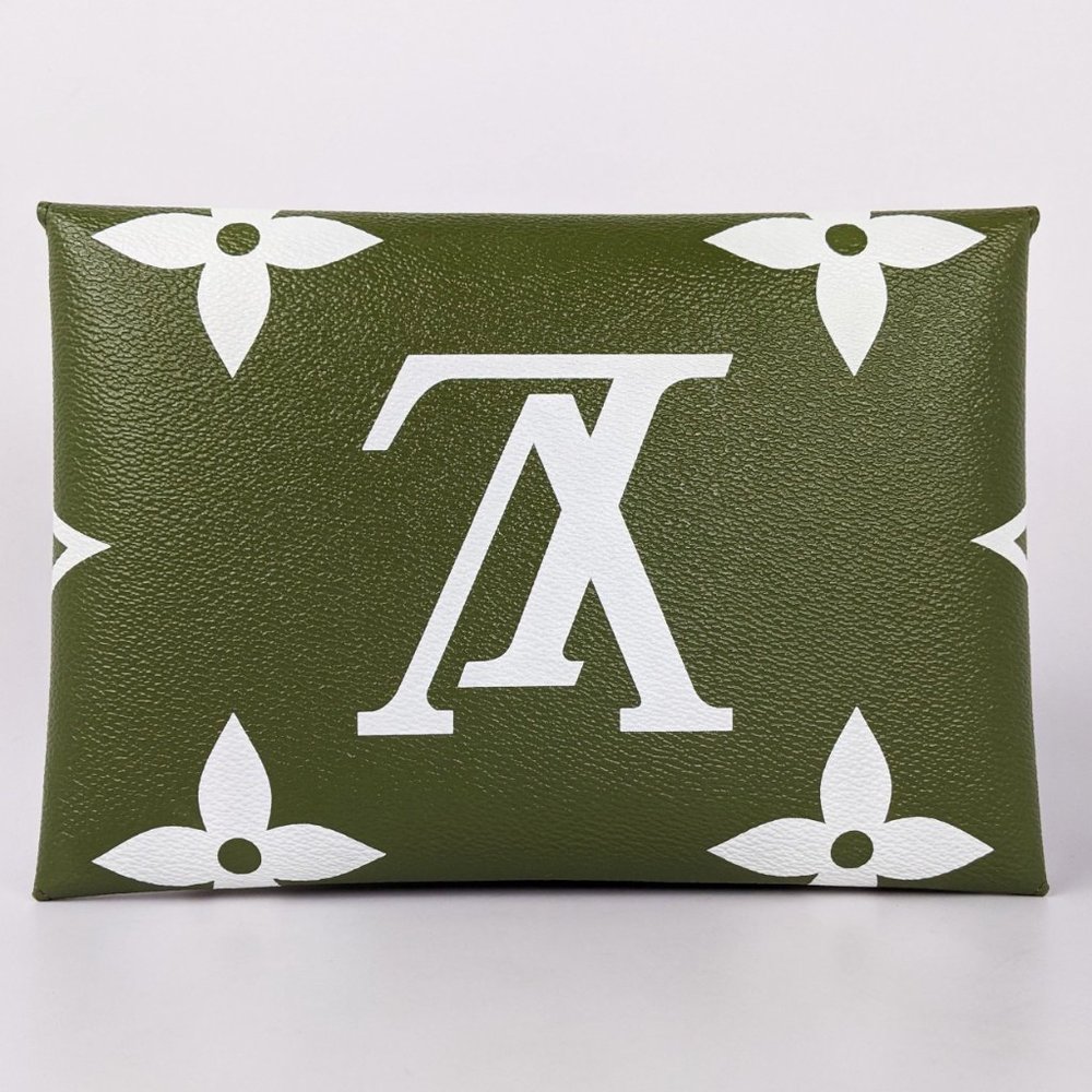 SOLD Louis Vuitton Giant Monogram Kirigami Clutch - Picture 2 of 8